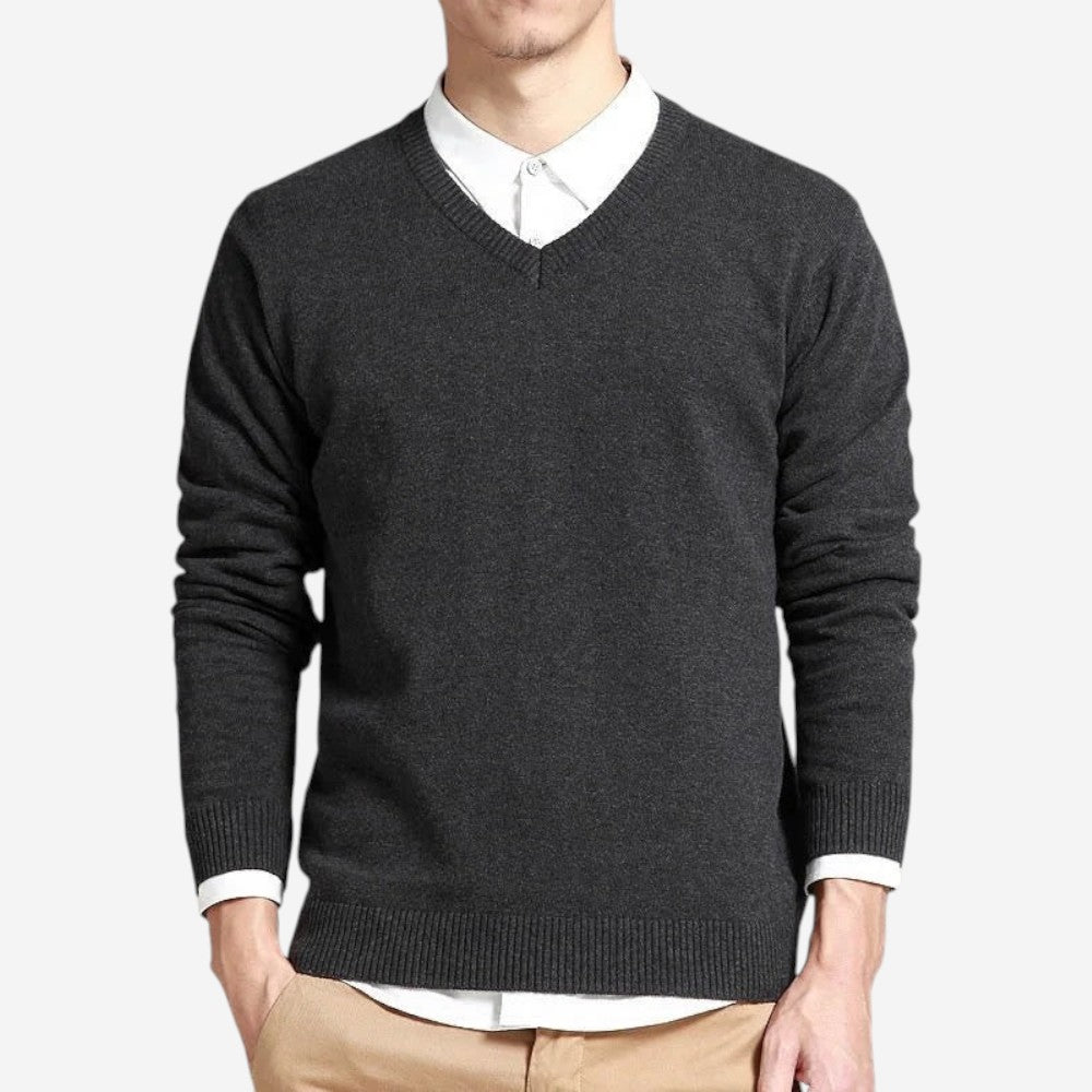 LUXEOUTFIT | Slim V-Neck Sweater